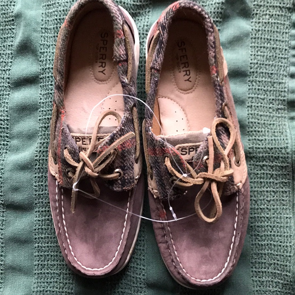 Women’s size 6.5 authentic Sperry shoes